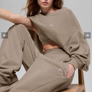 Alo accolade crew pullover Sweatshirt